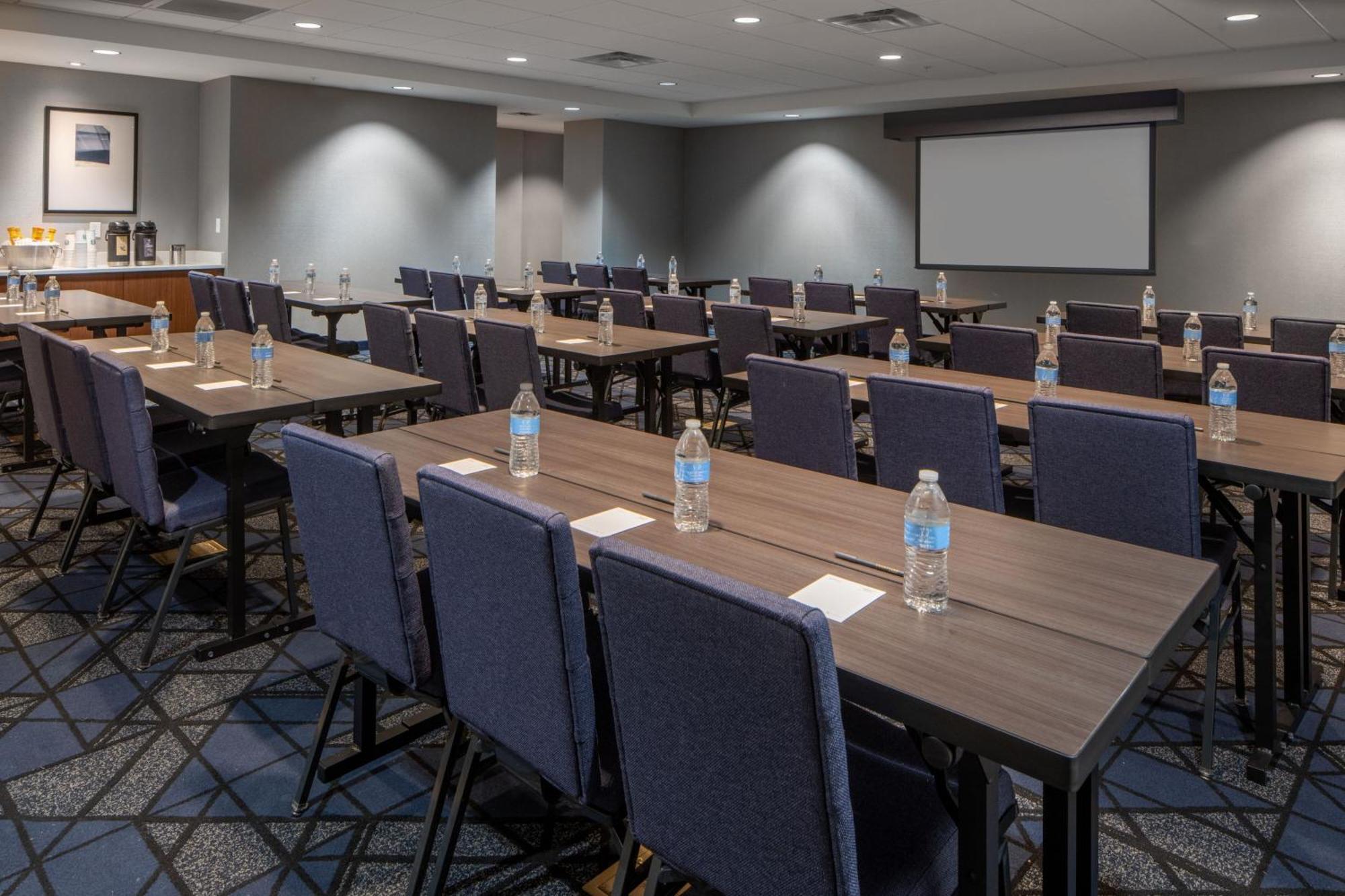 Courtyard By Marriott Decatur Hotel Екстериор снимка