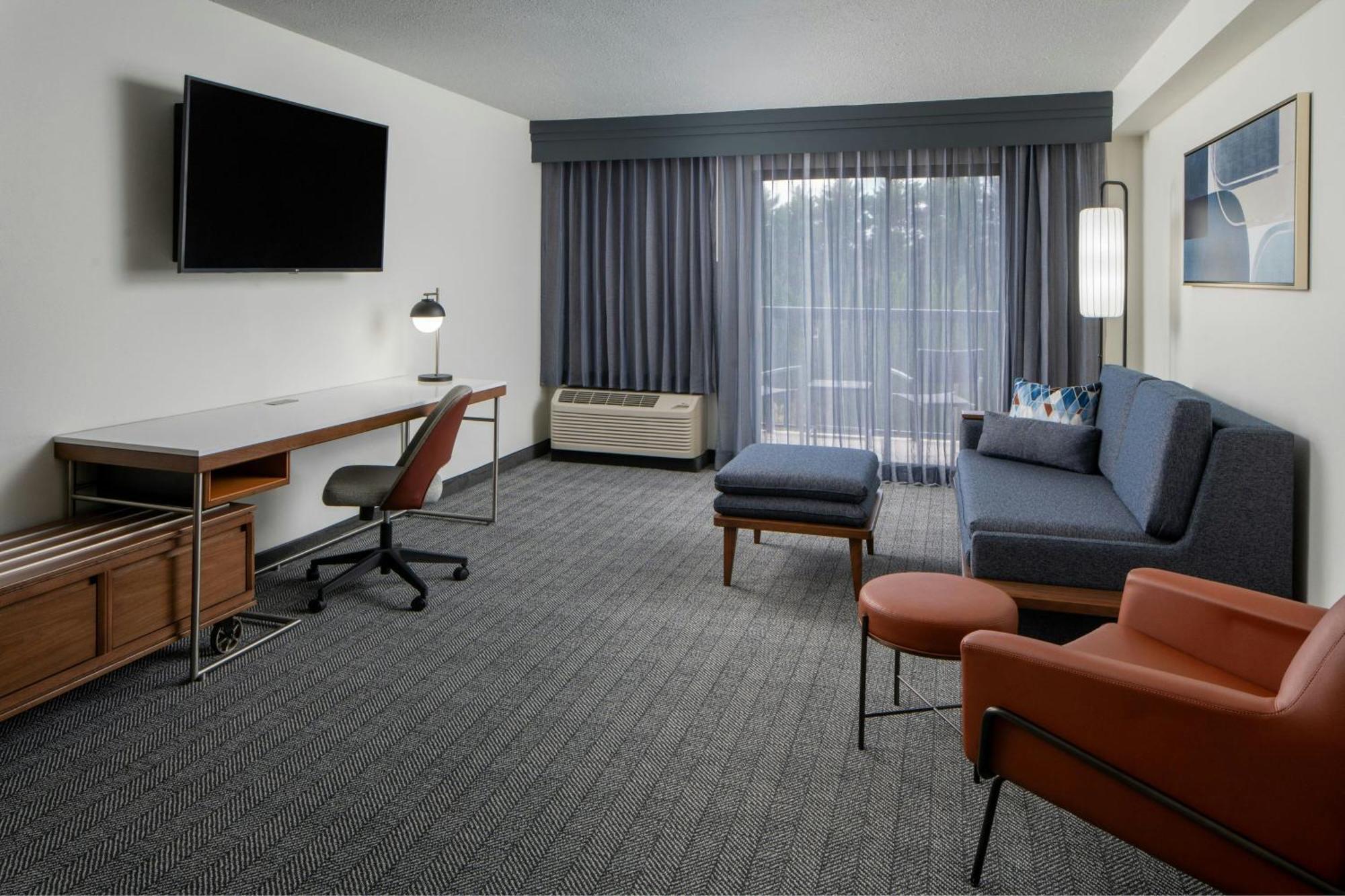 Courtyard By Marriott Decatur Hotel Екстериор снимка